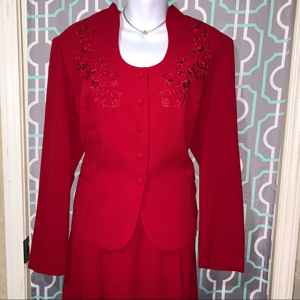 Wine dress suit